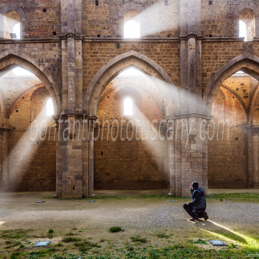 abbazia di san galgano - lame di luce