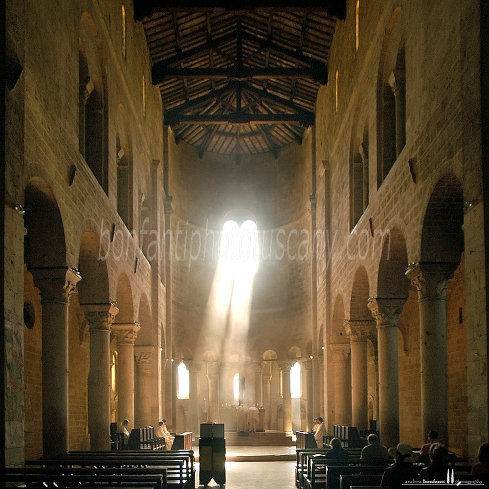 abbazia di sant'antimo interno - santa messa e monaci #1