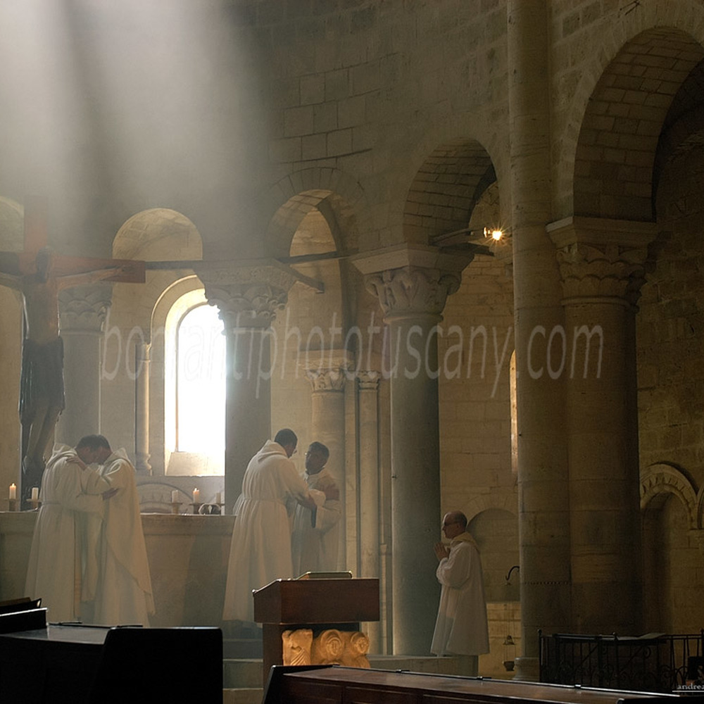 abbazia di sant'antimo interno - santa messa e monaci #4