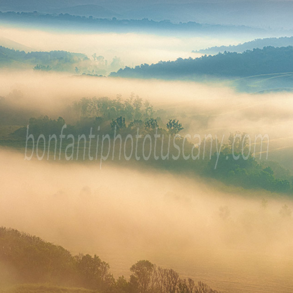 paesaggio delle crete senesi #25 misty morning al monte sante marie