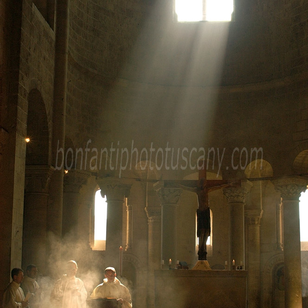 abbazia di sant'antimo interno - santa messa e monaci #2