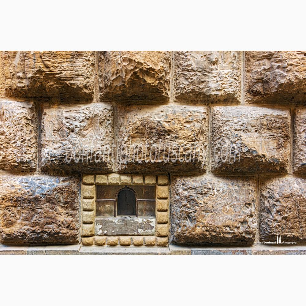 buchetta del vino in piazza Strozzi a Firenze.jpg