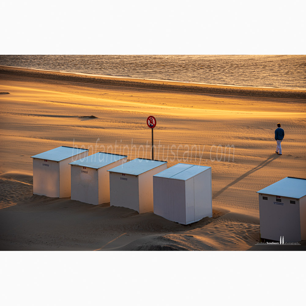 st.idesbald north sea - an evening promenade on the beach.jpg