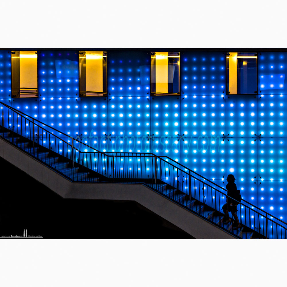 bruxelles #3 underground (into the blue).jpg