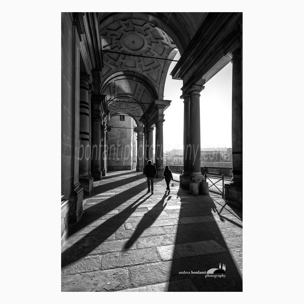dense ombre al colonnato degli Uffizi.jpg