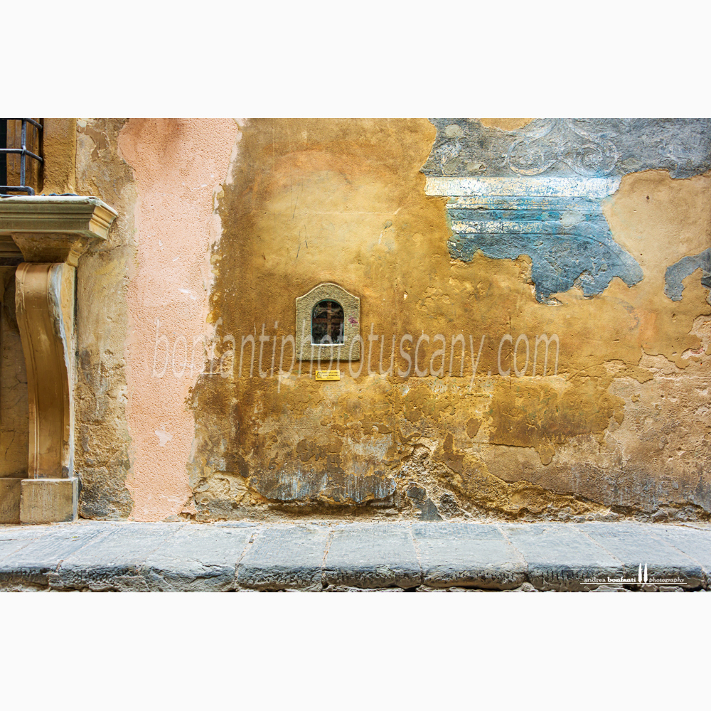 buchetta del vino in Borgo Albizi a Firenze.jpg