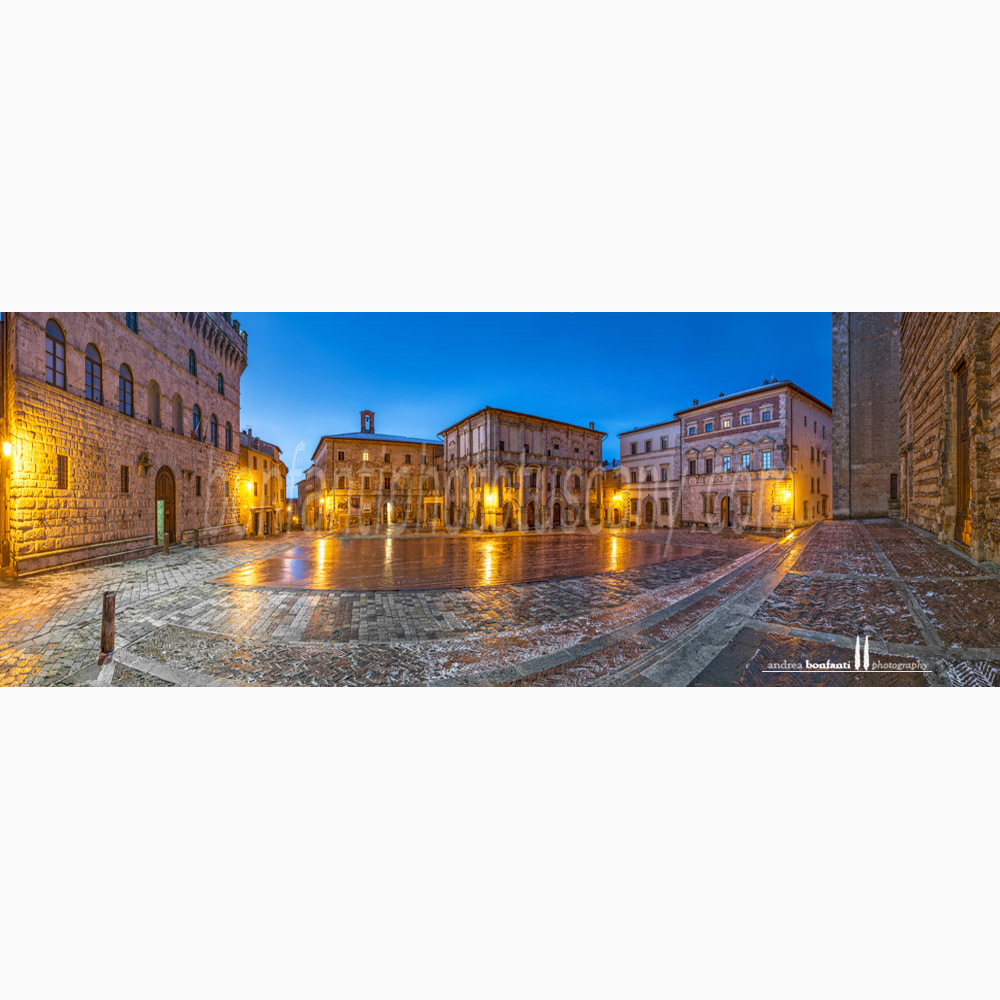 panoramica di piazza grande - montepulciano
