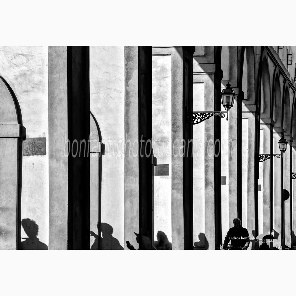 ombre cinesi sul colonnato del corridoio Vasariano.jpg