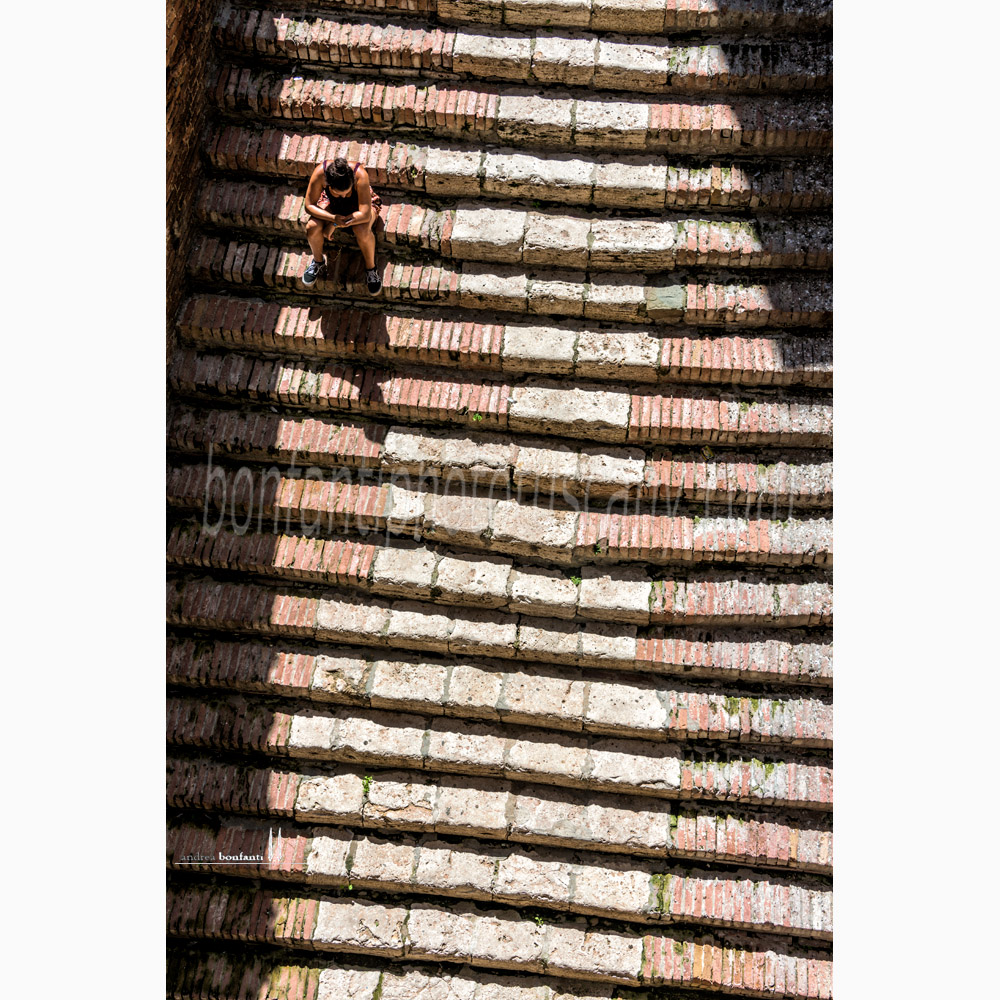 Siena - fonte del casato #1 scalinata