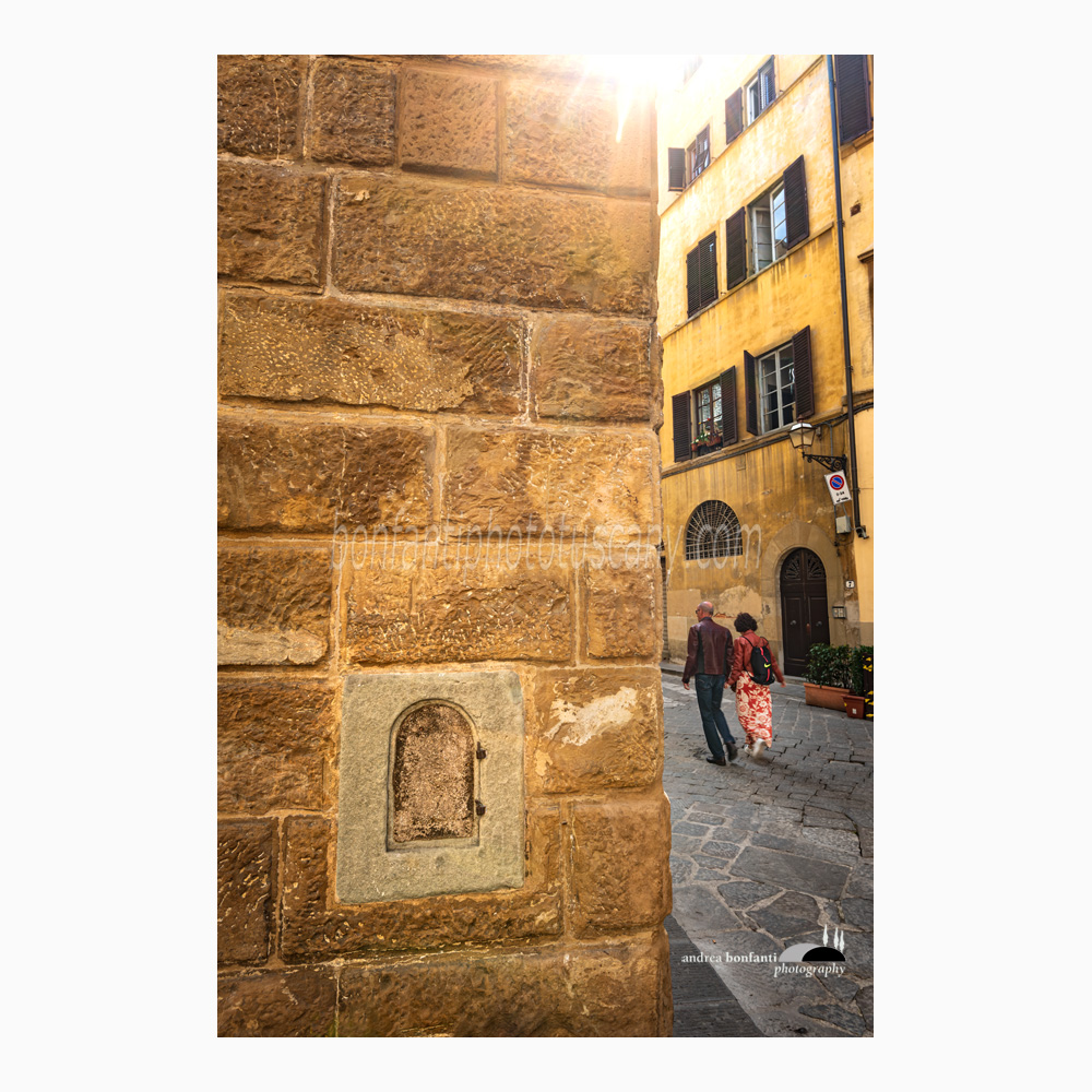 buchetta del vino in via isola delle stinche.jpg