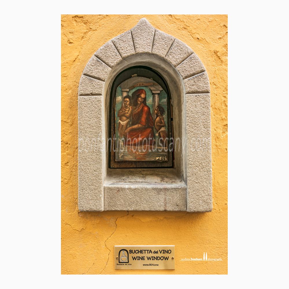 buchetta del vino in via Santo Spirito a Firenze.jpg