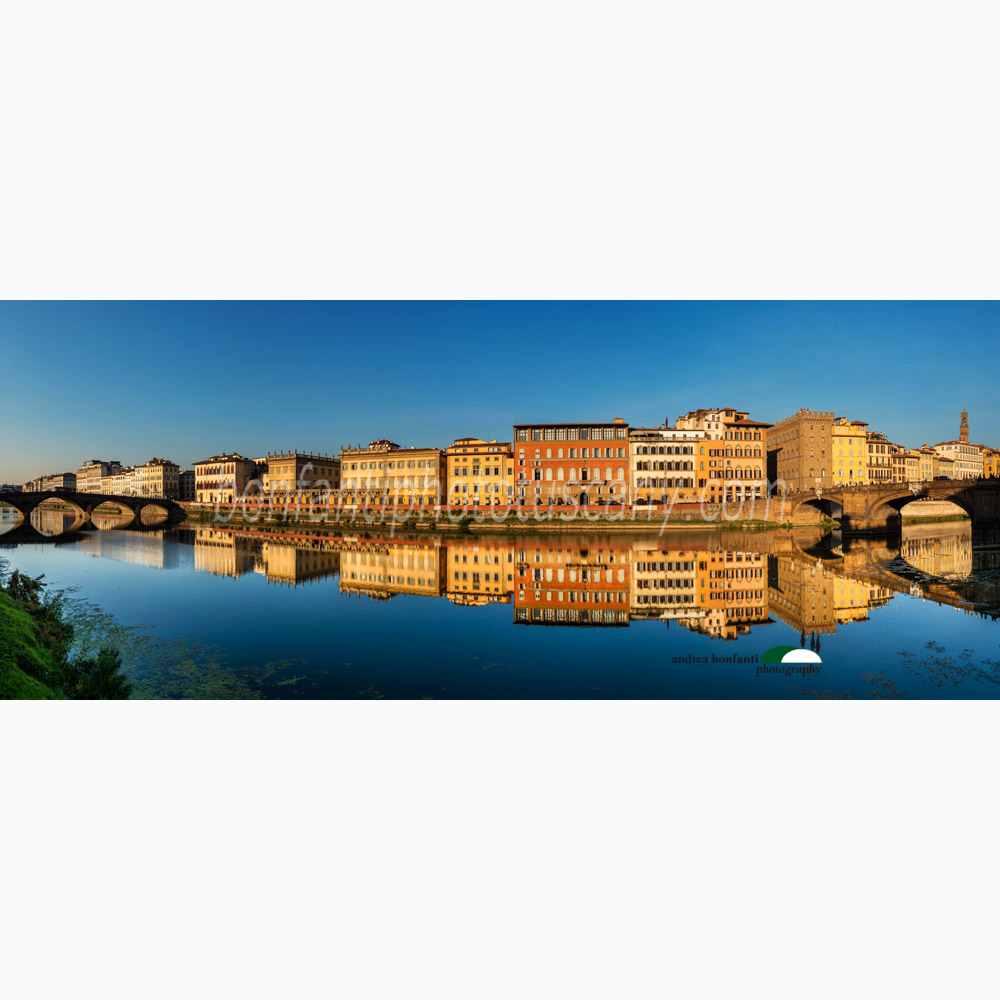 panoramica del lungarno corsini di firenze.jpg
