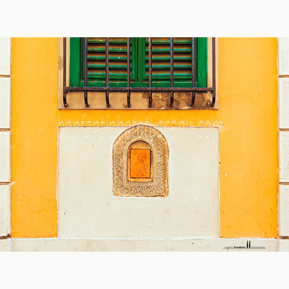 buchetta del vino in via San Cristofano a Firenze.jpg