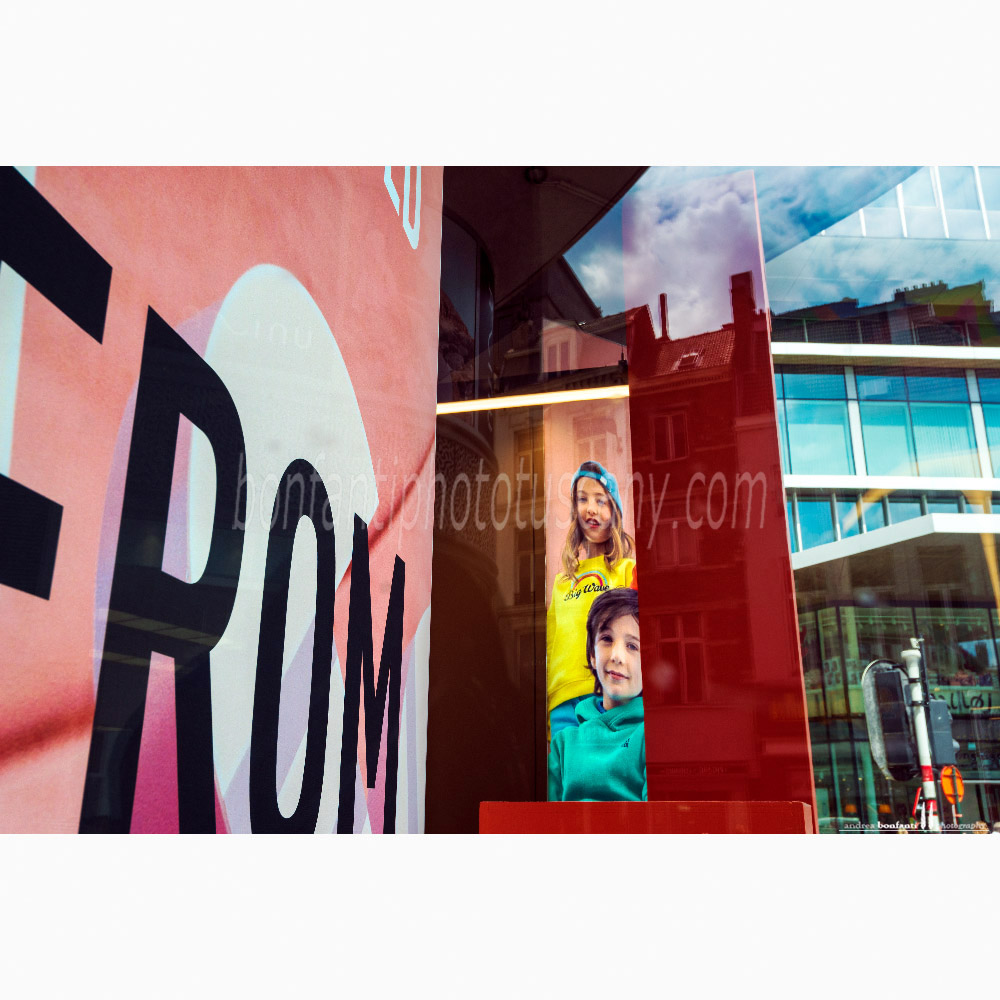 bruxelles #16 shop window in de brouckere.jpg