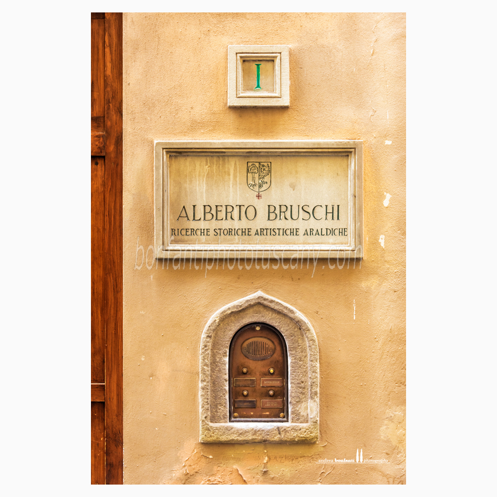 buchetta del vino in via dei Geppi a Firenze.jpg