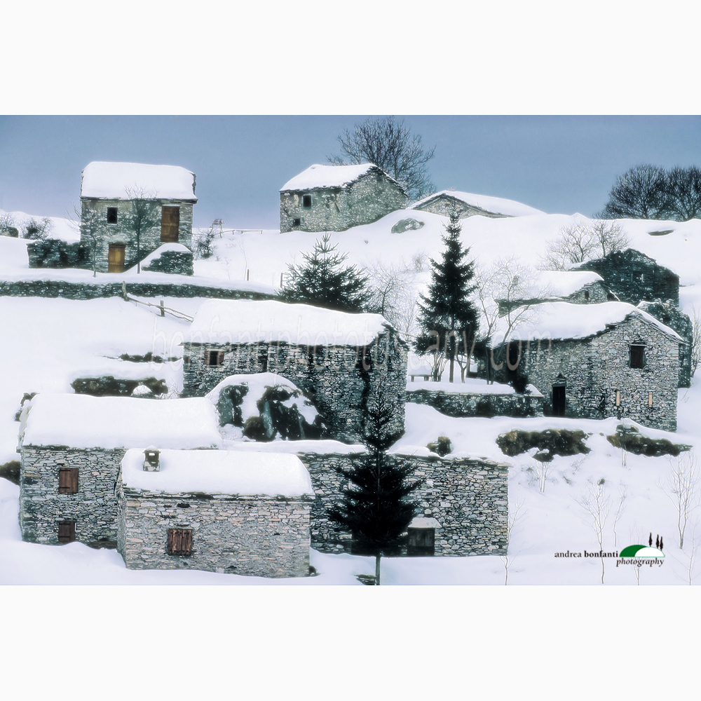 i caselli di campocatino innevati.jpg