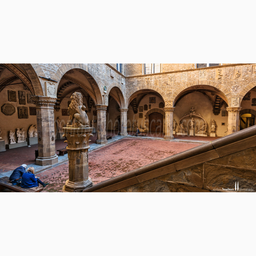 cortile del Bargello #2 a Firenze cortile del Bargello #2 a Firenze