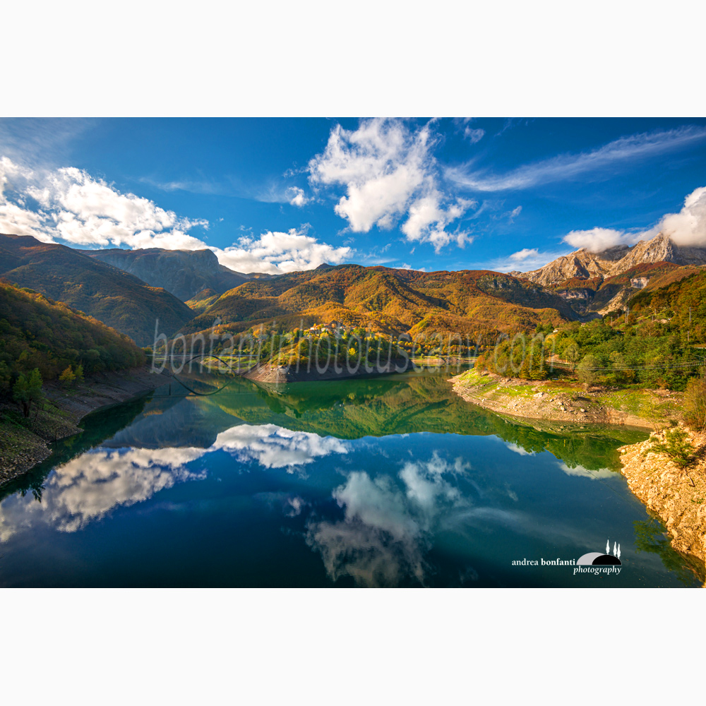 il lago di vagli.jpg